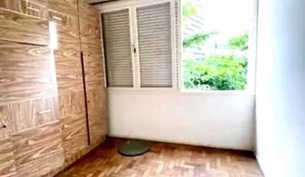 Apartamento com 2 quartos e dependencia completa na Tijuca