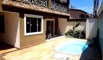 Casa duplex com 4 quartos em condominio na Taquara