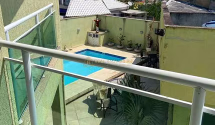 Excelente Casa  ,na Estrada Roberto Burle Marx em Barra de Guaratiba