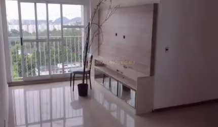 Locação de Cobertura com 3 Quartos em Jacarepaguá