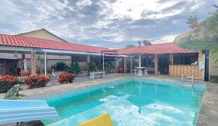 Casa em Araruama - 4 Quartos (2 Suítes) - R$ 650.000,00 - Areal