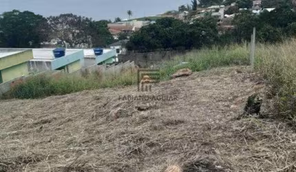 Terreno de 450m² - com Vista Privilegiada para a Lagoa – Excelente Localização!