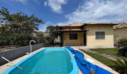 Casa em Araruama - 2 Quartos e Piscina – R$250.000,00 - Parati