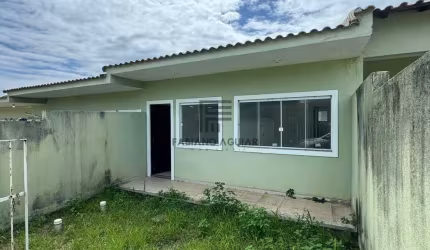Casa em Araruama, 1 quarto - R$ 130.000,00 - Três Vendas