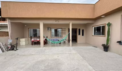 Casa em Araruama -(2 Quartos - 1 Suíte) - R$ 350.000,00 - Collynas Park