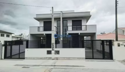 Sobrado para venda com 90 metros quadrados com 3 quartos em Areias - São José - SC