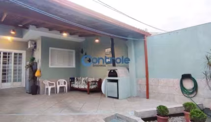 E/Casa 02 dormitórios sendo 01 suíte em Palhoça/SC.