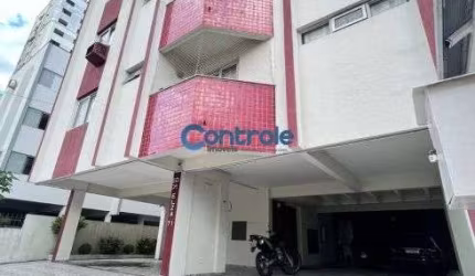 Apartamento com garagem no bairro Kobrasol.