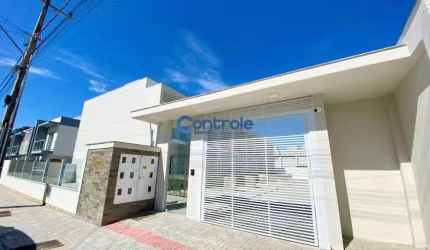 Sobrado c/ 02 dormitórios no bairro Sertão do Maruim, São José