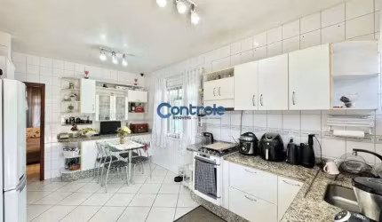 Casa com  3 dormitórios no bairro Flor de Napolis em São José, ACEITA FINANCIAMENTO