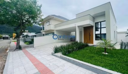 E/Casa em Condomínio com 3 dormitórios sendo 1 suíte, 137 m² - Praia de Fora
