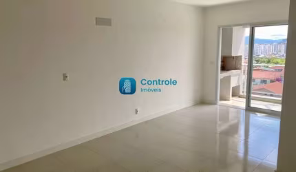 Apartamento com 03 dormitórios, 01 suíte, 2 vagas em Capoeiras, Florianópolis.