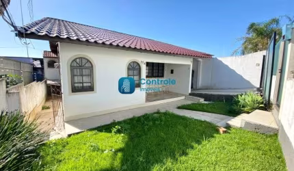 Casa com 03 dorm (01 suíte) com Edícula em Barreiros - São José/SC