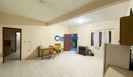 Casa comercial no bairro Areias, em São José.