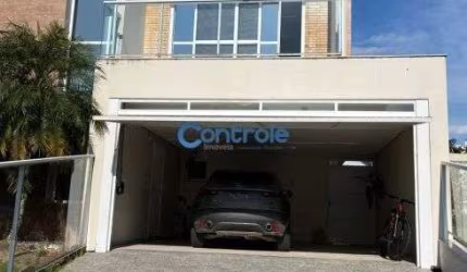 SR/Casa com 4 dormitórios, sendo 3 suítes, garagens para 2 carros
