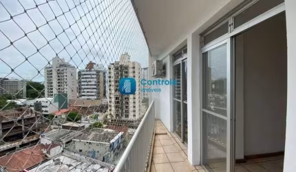 Apartamento com 03 dormitórios no Centro, em Florianópolis.