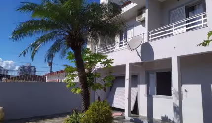 Casa com 4 quartos à venda na Rua José Aurino de Matos, 128, Kobrasol, São José por R$ 1.290.000