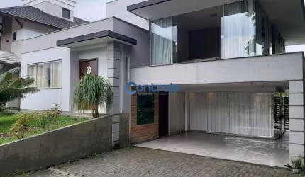Excelente casa com 4 dormitórios e 1 suíte , condomínio Golden Garden Santo Amaro da Imperatriz.