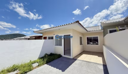 Casa Geminada com 2 Dormitórios no Bairro Aririú – Palhoça/SC , ACEITA FINANCIAMENTO