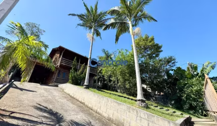 Casa 4 dormitórios em uma área de 510m² - Forquilhinha/São José