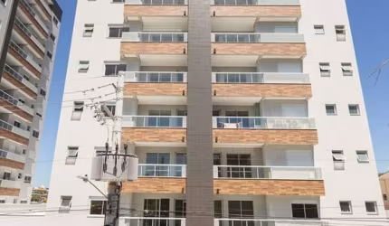 Apartamento c/ 03 dormitórios no bairro Estreito, Florianópolis/SC.