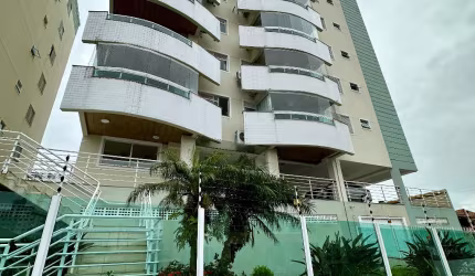 Apartamento mobiliado com duas vagas e 91m2