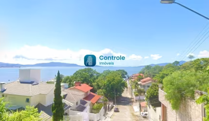 Terreno com 659 mts2 (28 x 23) na Ponta de Baixo em São José.