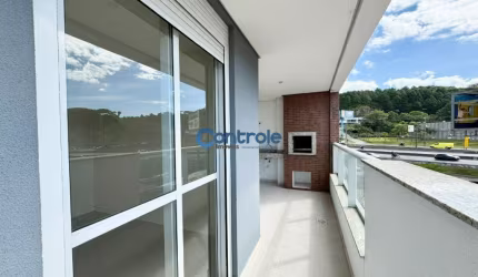 Apartamento 03 dormitórios sendo 01 suíte no Bairro Praia Comprida em São José.
