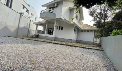 Casa com 4 quartos à venda na Rua dos Curiós, 304, Pedra Branca, Palhoça por R$ 2.100.000