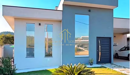 Casa Térrea em Condominio Fechado.