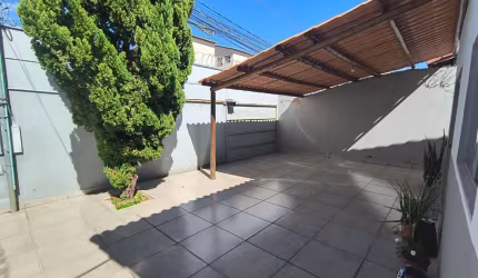 Excelente casa no bairro Jardim Holanda