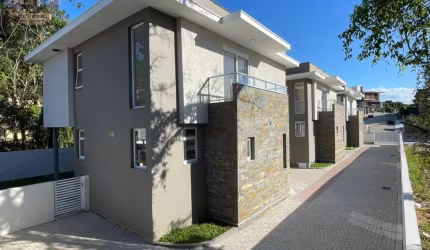Casa Alto Padrão para Venda em Florianópolis, Santo Antônio de Lisboa, 3 dormitórios, 3 suítes, 4 banheiros, 2 vagas