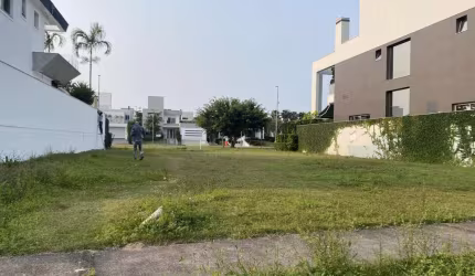 Terreno para Venda em Florianópolis, Jurerê Internacional, 1 dormitório, 1 suíte, 1 banheiro, 1 vaga