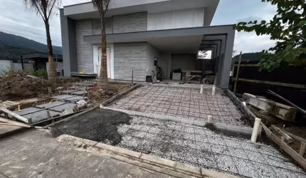 Casa Alto Padrão para Venda em Palhoça, Pedra Branca, 3 dormitórios, 1 suíte, 3 banheiros, 2 vagas