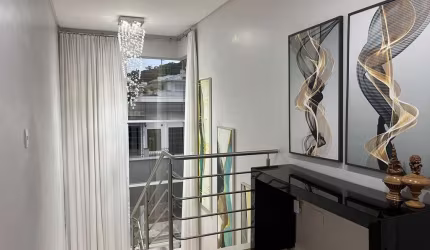 Casa Alto Padrão para Venda em Palhoça, Pedra Branca, 3 dormitórios, 1 suíte, 2 banheiros, 2 vagas