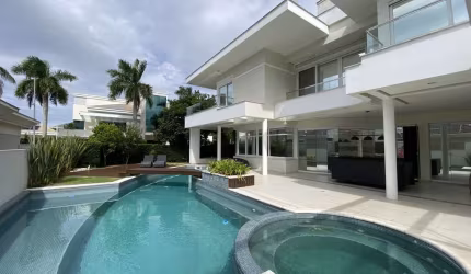 Casa para Venda em Florianópolis, Jurerê Internacional, 5 dormitórios, 4 suítes, 6 banheiros, 4 vagas