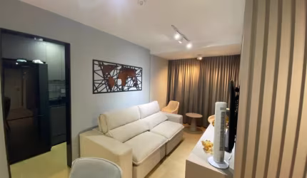 GD - Apartamento com 2 quartos no Edf. Fantasy/ Casa Amarela/ Andar alto nascente.
