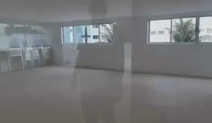 CNN - Localizado no Prado | 3 Quartos | Varanda e Infraestrutura Completa.