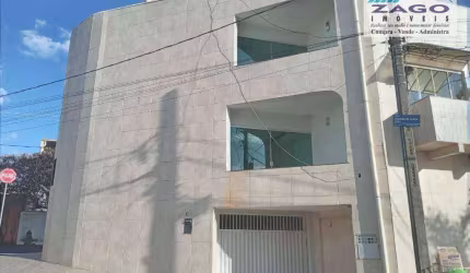 Sobrado com 2 dormitórios para alugar, 192 m² por R$ 2.801,65/mês - Residencial Doutor Abel Reis - Uberaba/MG