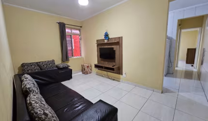 Lindo apartamento com sacada a 50 metros do mar na Ocian