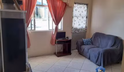 Casa com 2 quartos à venda na Avenida Lisboa, 10, Forquilhas, São José por R$ 650.000