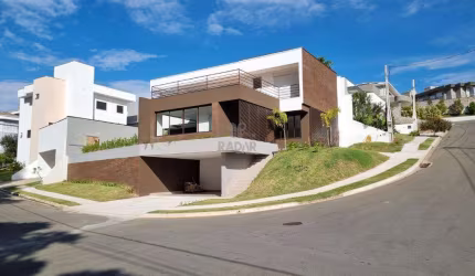 Casa à venda em Valinhos, Chácaras Silvania, com 3 suítes, com 310 m², Tabapuã