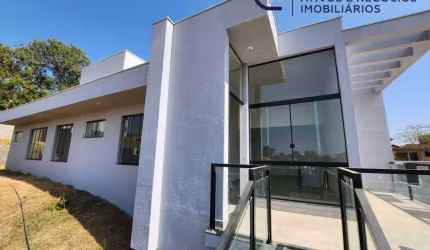 Maravilhosa casa, localizada no bairro Visão!