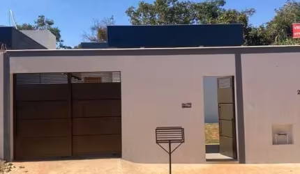 Casa em bairro de fácil acesso.