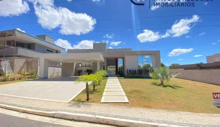 Casa de Alto padrão no residencial Vitória Golf.