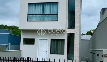 Casa com 2 dormitórios à venda, 78 m² por R$ 460.000,00 - Primeiro de Maio - Brusque/SC