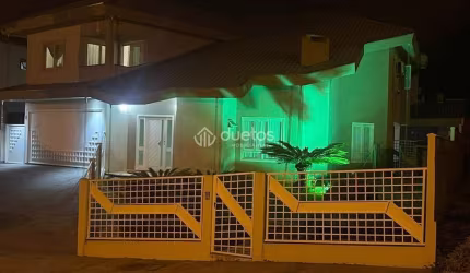 Casa com 4 dormitórios à venda, 350 m² por R$ 1.800.000,00 - Souza Cruz - Brusque/SC