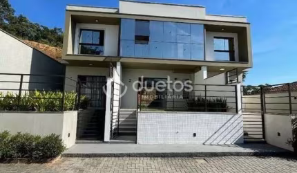 Casa com 3 dormitórios à venda, 75 m² por R$ 550.000,00 - São Pedro - Brusque/SC
