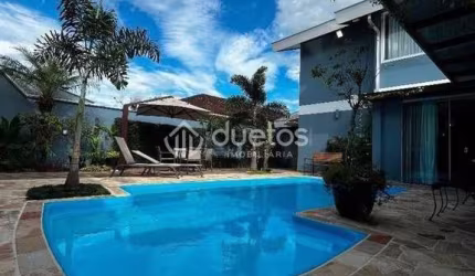 Casa com 4 dormitórios à venda, 250 m² por R$ 2.400.000,00 - Souza Cruz - Brusque/SC
