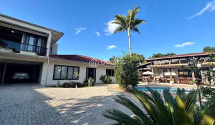 Casa com 5 dormitórios à venda, 500 m² por R$ 3.300.000,00 - Maluche - Brusque/SC